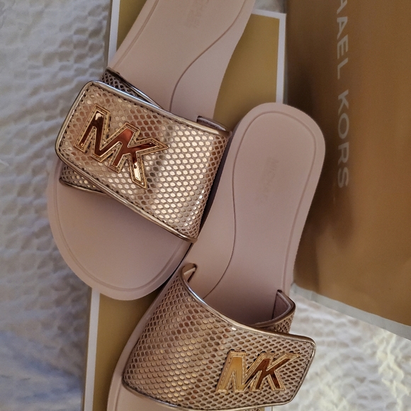 COPY - MICHAEL KORS Women's PALMER Mesh Rosegold Slide Sa - Picture 1 of 3